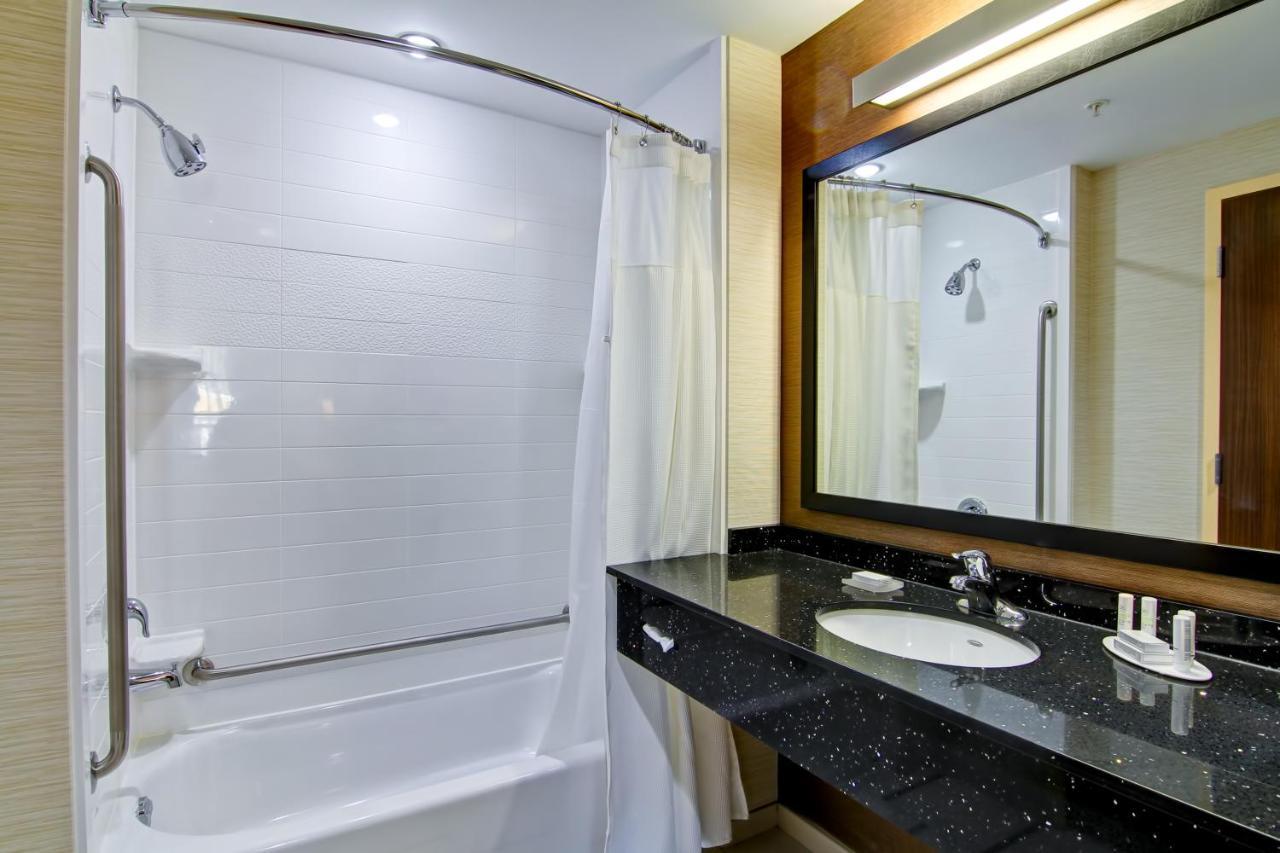 Fairfield Inn & Suites By Marriott Kamloops Eksteriør bilde