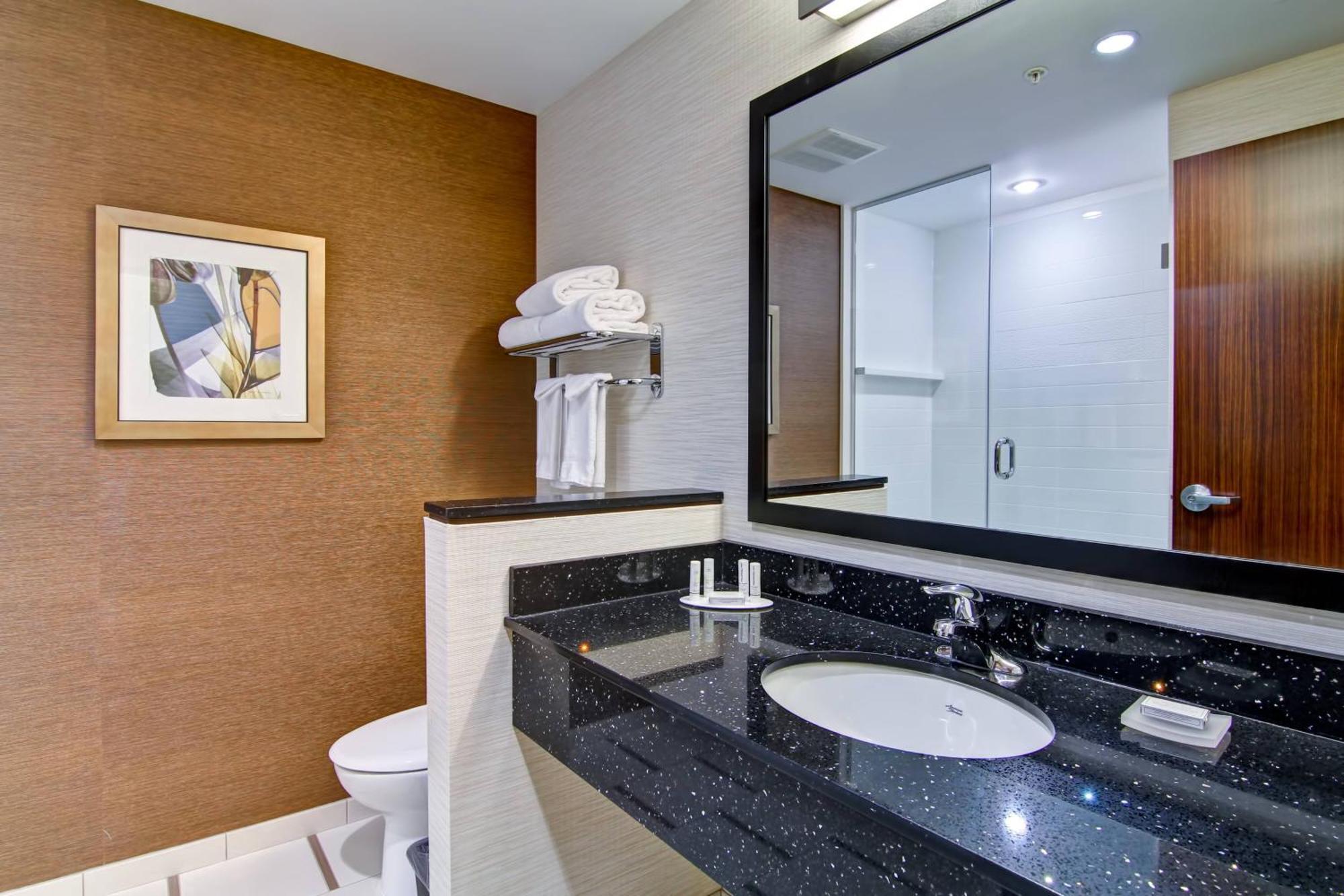 Fairfield Inn & Suites By Marriott Kamloops Eksteriør bilde