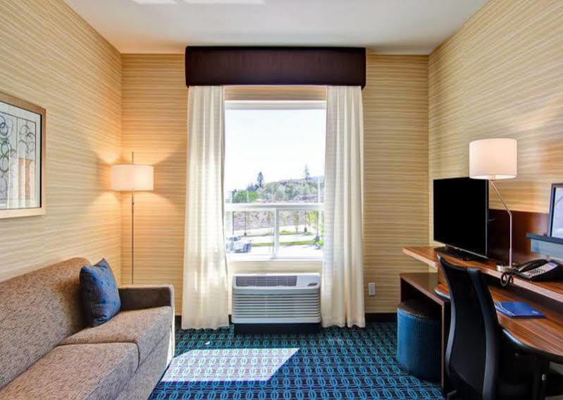 Fairfield Inn & Suites By Marriott Kamloops Eksteriør bilde
